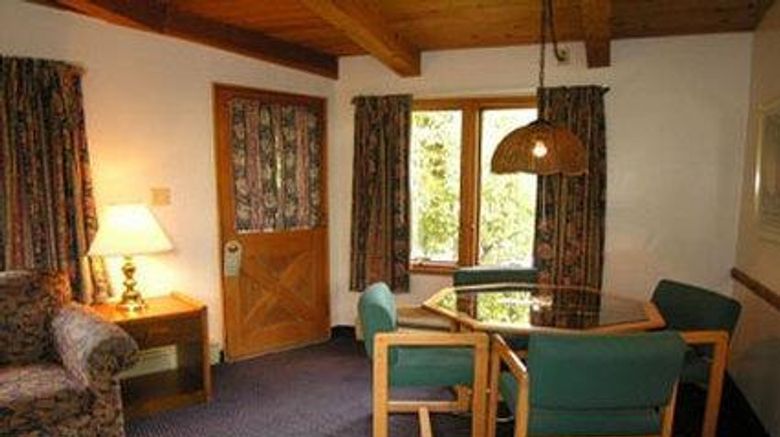 <b>The St Moritz Lodge & Condominiums Room</b>. Images powered by <a href="https://iceportal.shijigroup.com/" title="IcePortal" target="_blank">IcePortal</a>.