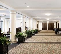 Chateau Lacombe Hotel Lobby