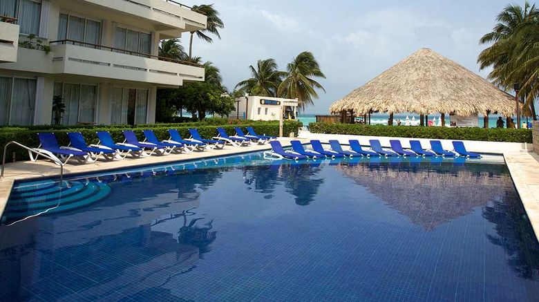 <b>Ixchel Beach Hotel Pool</b>. Images powered by <a href="https://iceportal.shijigroup.com/" title="IcePortal" target="_blank">IcePortal</a>.