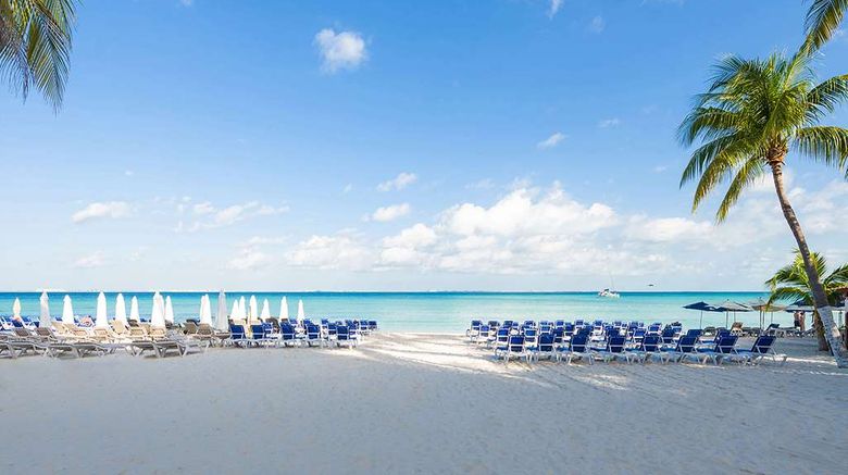 <b>Ixchel Beach Hotel Beach</b>. Images powered by <a href="https://iceportal.shijigroup.com/" title="IcePortal" target="_blank">IcePortal</a>.
