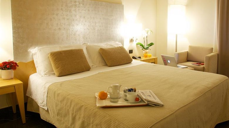 <b>Executive Hotel Room</b>. Images powered by <a href="https://iceportal.shijigroup.com/" title="IcePortal" target="_blank">IcePortal</a>.