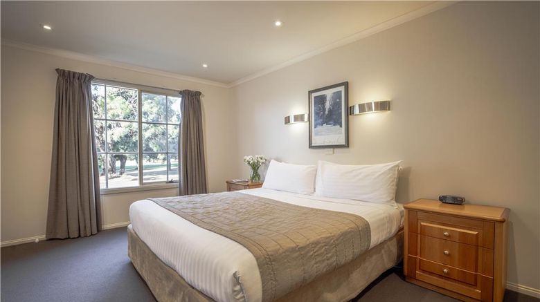 <b>Country Club Villas Suite</b>. Images powered by <a href="https://iceportal.shijigroup.com/" title="IcePortal" target="_blank">IcePortal</a>.