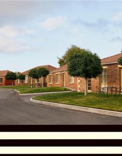 Country Club Villas