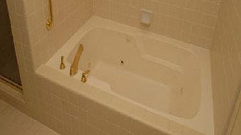 <b>Campbell Inn Suite</b>. Images powered by <a href="https://iceportal.shijigroup.com/" title="IcePortal" target="_blank">IcePortal</a>.