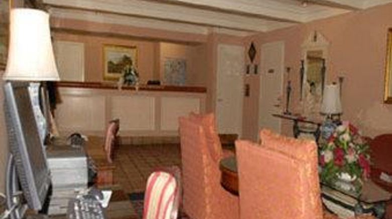 <b>Campbell Inn Lobby</b>. Images powered by <a href="https://iceportal.shijigroup.com/" title="IcePortal" target="_blank">IcePortal</a>.