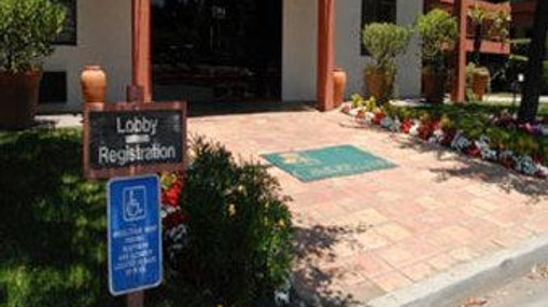 <b>Campbell Inn Exterior</b>. Images powered by <a href="https://iceportal.shijigroup.com/" title="IcePortal" target="_blank">IcePortal</a>.