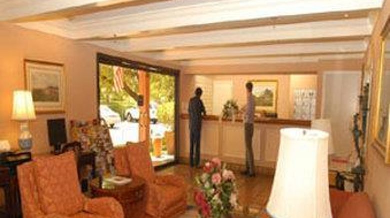 <b>Campbell Inn Lobby</b>. Images powered by <a href="https://iceportal.shijigroup.com/" title="IcePortal" target="_blank">IcePortal</a>.