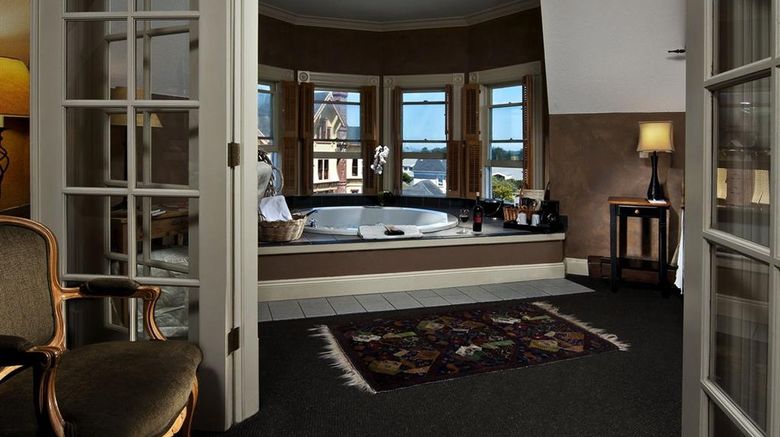 <b>Carter House Inns & Restaurant 301 Room</b>. Images powered by <a href="https://iceportal.shijigroup.com/" title="IcePortal" target="_blank">IcePortal</a>.