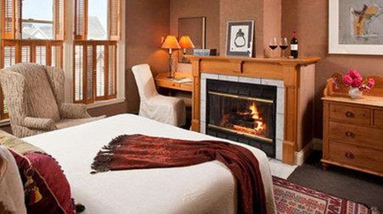 <b>Carter House Inns & Restaurant 301 Room</b>. Images powered by <a href="https://iceportal.shijigroup.com/" title="IcePortal" target="_blank">IcePortal</a>.