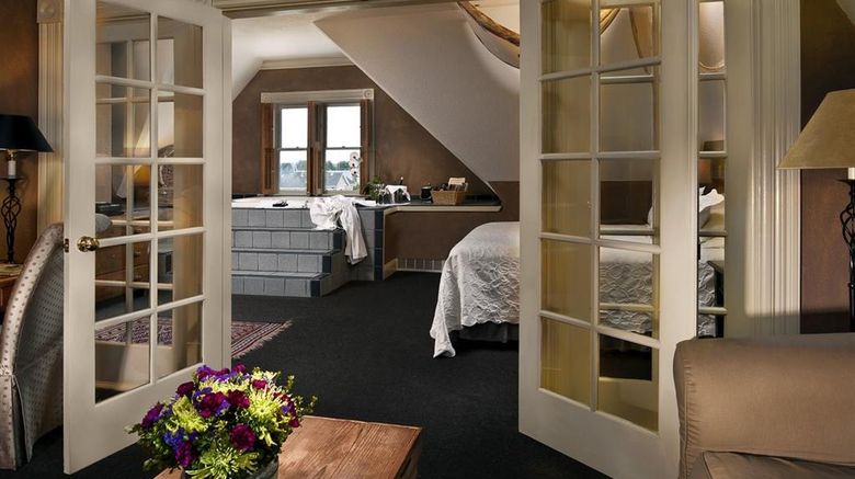 <b>Carter House Inns & Restaurant 301 Room</b>. Images powered by <a href="https://iceportal.shijigroup.com/" title="IcePortal" target="_blank">IcePortal</a>.