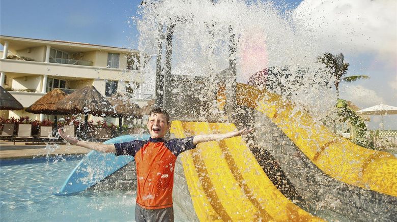 <b>Moon Palace Cancun Pool</b>. Images powered by <a href="https://iceportal.shijigroup.com/" title="IcePortal" target="_blank">IcePortal</a>.