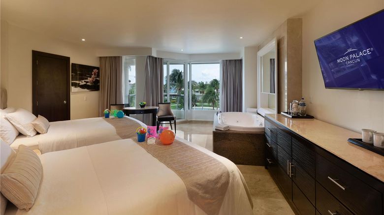 <b>Moon Palace Cancun Room</b>. Images powered by <a href="https://iceportal.shijigroup.com/" title="IcePortal" target="_blank">IcePortal</a>.