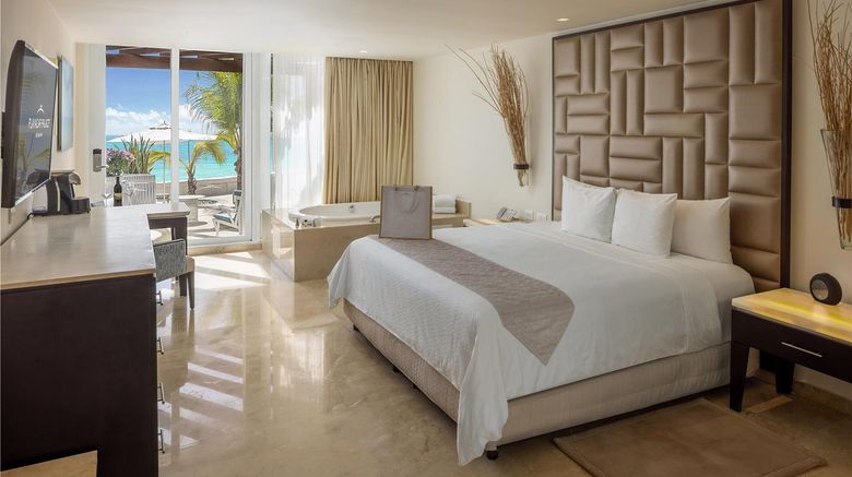<b>Playacar Palace Suite</b>. Images powered by <a href="https://iceportal.shijigroup.com/" title="IcePortal" target="_blank">IcePortal</a>.