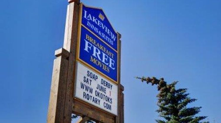 Lakeview Inn & Suites Okotoks Exterior