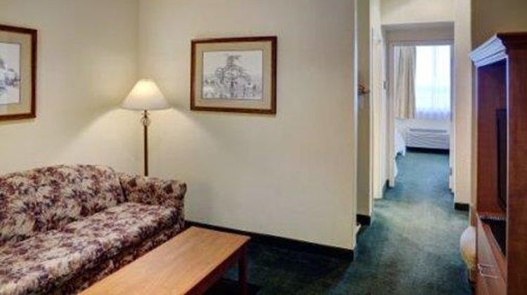 Lakeview Inn & Suites Okotoks Room