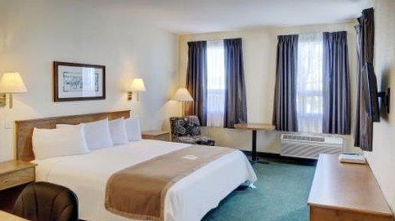 <b>Lakeview Inn & Suites Okotoks Room</b>. Images powered by <a href="https://iceportal.shijigroup.com/" title="IcePortal" target="_blank">IcePortal</a>.