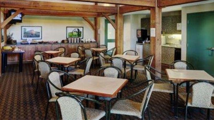 Lakeview Inn & Suites Okotoks Restaurant