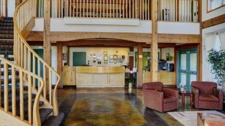 Lakeview Inn & Suites Okotoks Lobby