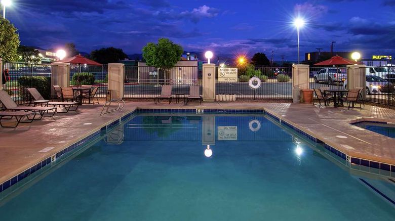 <b>Hampton Inn University Midtown Pool</b>. Images powered by <a href="https://iceportal.shijigroup.com/" title="IcePortal" target="_blank">IcePortal</a>.