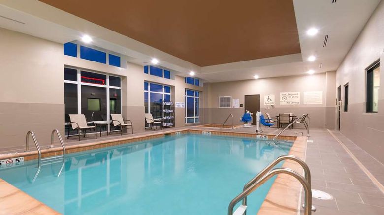 <b>Hampton Inn & Suites Albuquerque North Pool</b>. Images powered by <a href="https://iceportal.shijigroup.com/" title="IcePortal" target="_blank">IcePortal</a>.