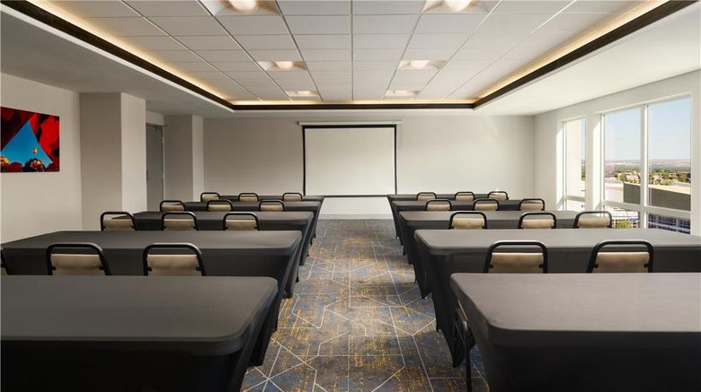 <b>Hampton Inn & Suites Albuquerque North Meeting</b>. Images powered by <a href="https://iceportal.shijigroup.com/" title="IcePortal" target="_blank">IcePortal</a>.