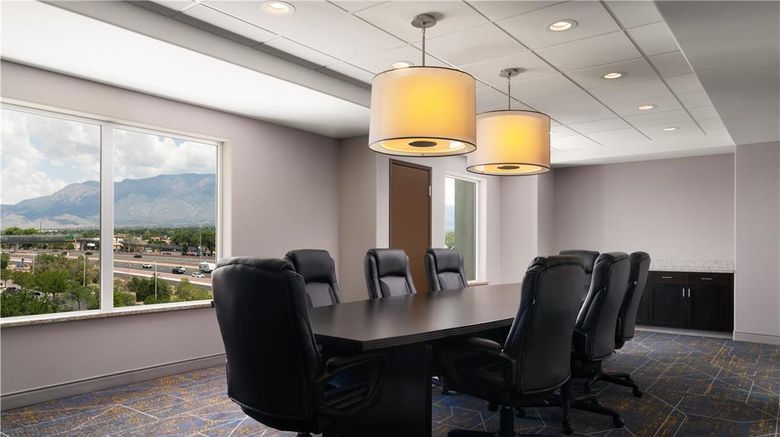 <b>Hampton Inn & Suites Albuquerque North Meeting</b>. Images powered by <a href="https://iceportal.shijigroup.com/" title="IcePortal" target="_blank">IcePortal</a>.