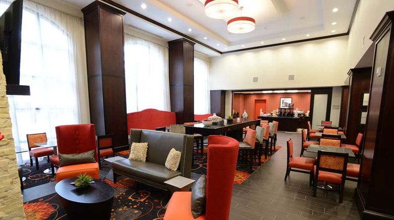 <b>Hampton Inn & Suites Albany, GA Lobby</b>. Images powered by <a href="https://iceportal.shijigroup.com/" title="IcePortal" target="_blank">IcePortal</a>.