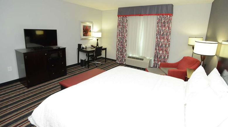 <b>Hampton Inn & Suites Albany, GA Room</b>. Images powered by <a href="https://iceportal.shijigroup.com/" title="IcePortal" target="_blank">IcePortal</a>.