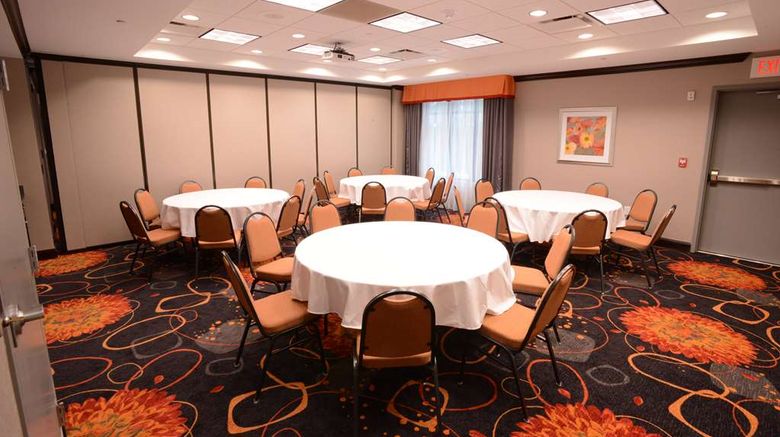 <b>Hampton Inn & Suites Albany, GA Meeting</b>. Images powered by <a href="https://iceportal.shijigroup.com/" title="IcePortal" target="_blank">IcePortal</a>.