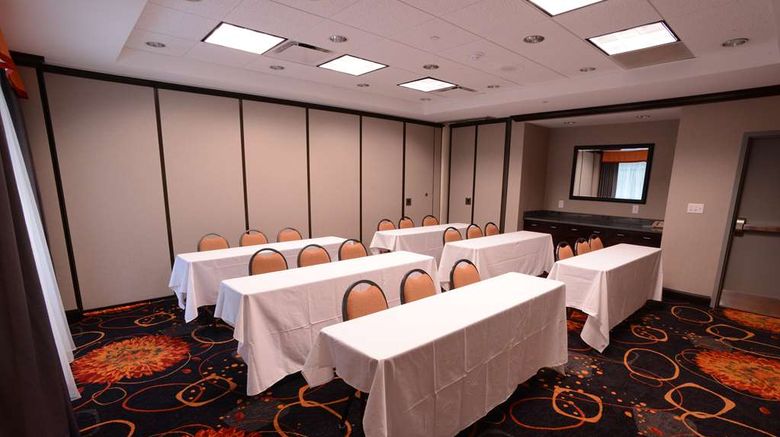 <b>Hampton Inn & Suites Albany, GA Meeting</b>. Images powered by <a href="https://iceportal.shijigroup.com/" title="IcePortal" target="_blank">IcePortal</a>.
