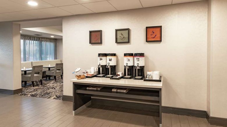 <b>Hampton Inn Waco North Lobby</b>. Images powered by <a href="https://iceportal.shijigroup.com/" title="IcePortal" target="_blank">IcePortal</a>.