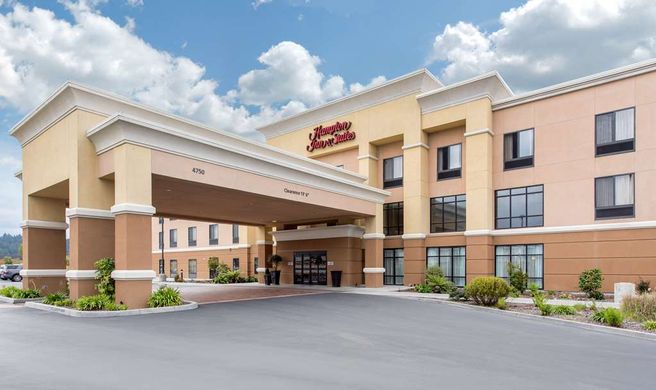 Hampton Inn & Suites Arcata Exterior