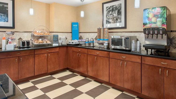 Hampton Inn & Suites Arcata Restaurant