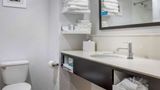 <b>Hampton Inn Adel Room</b>. Images powered by <a href="https://iceportal.shijigroup.com/" title="IcePortal" target="_blank">IcePortal</a>.