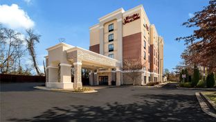 Hampton Inn & Suites, Camp Springs