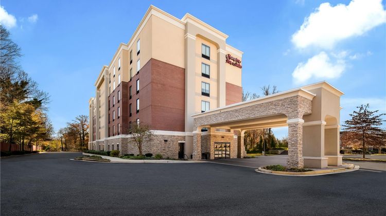 Hampton Inn & Suites, Camp Springs Exterior