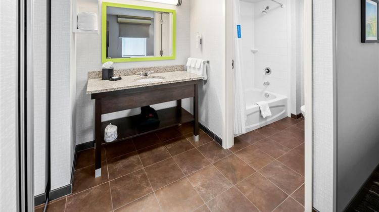 Hampton Inn & Suites, Camp Springs Room