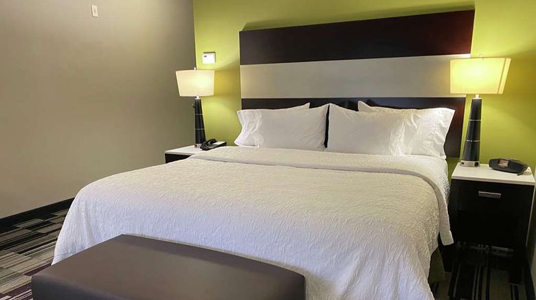 <b>Hampton Inn by Hilton Leesville Fort Polk Room</b>. Images powered by <a href="https://iceportal.shijigroup.com/" title="IcePortal" target="_blank">IcePortal</a>.