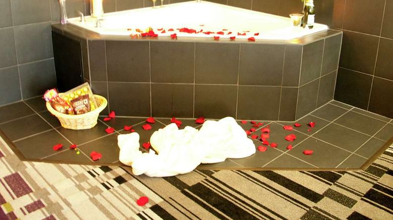 <b>Hampton Inn by Hilton Leesville Fort Polk Spa</b>. Images powered by <a href="https://iceportal.shijigroup.com/" title="IcePortal" target="_blank">IcePortal</a>.