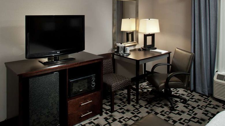 <b>Hampton Inn & Suites Marksville Room</b>. Images powered by <a href="https://iceportal.shijigroup.com/" title="IcePortal" target="_blank">IcePortal</a>.