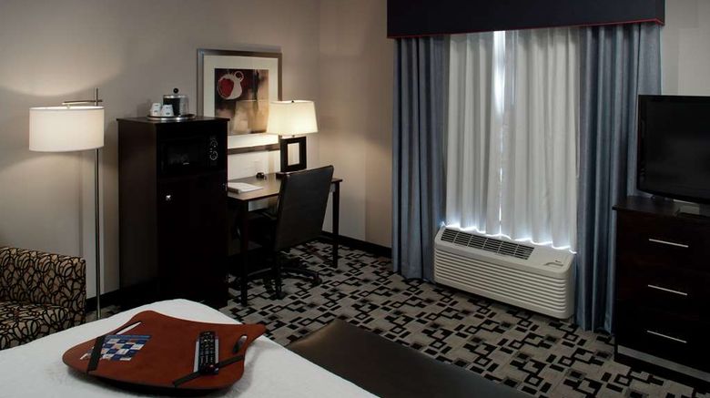 <b>Hampton Inn & Suites Marksville Room</b>. Images powered by <a href="https://iceportal.shijigroup.com/" title="IcePortal" target="_blank">IcePortal</a>.