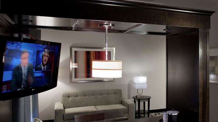 Hampton Inn & Suites Marksville Room