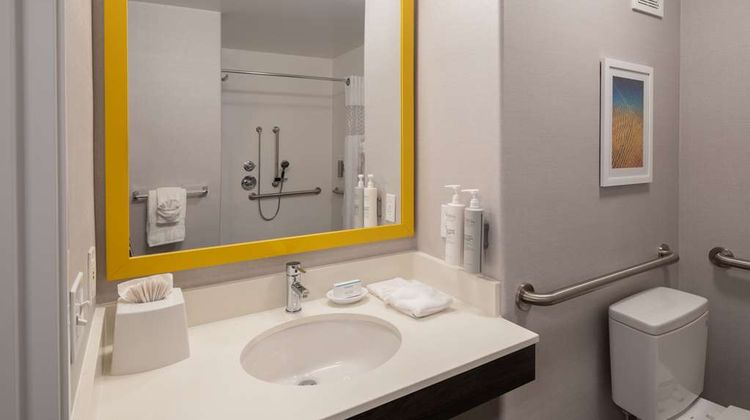 Hampton Inn & Suites Agoura Hills Room