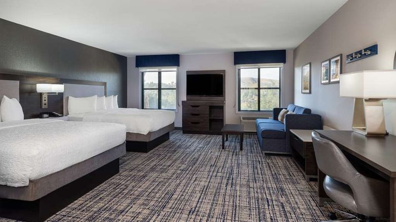 <b>Hampton Inn & Suites Agoura Hills Room</b>. Images powered by <a href="https://iceportal.shijigroup.com/" title="IcePortal" target="_blank">IcePortal</a>.