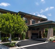 Hampton Inn & Suites Agoura Hills Exterior