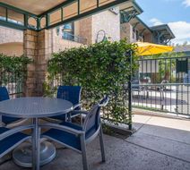 Hampton Inn & Suites Agoura Hills Exterior