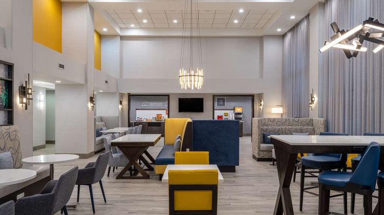 Hampton Inn & Suites Agoura Hills Lobby