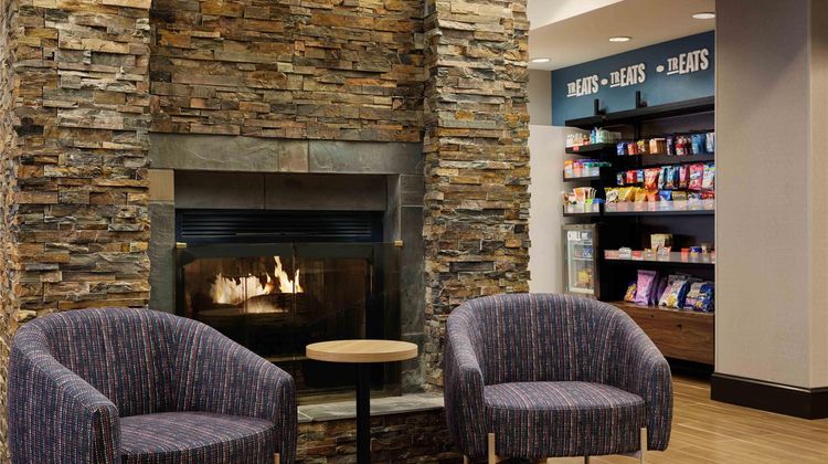 Hampton Inn Thomson Lobby