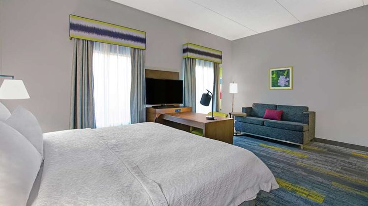 Hampton Inn & Suites Augusta West Room