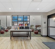 Hampton Inn & Suites Augusta West Lobby